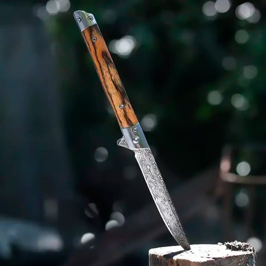 Briceag cu husa piele vegana - Cerb Carpatin, lama pliabila, otel japonez calire laser, maner lemn sandal